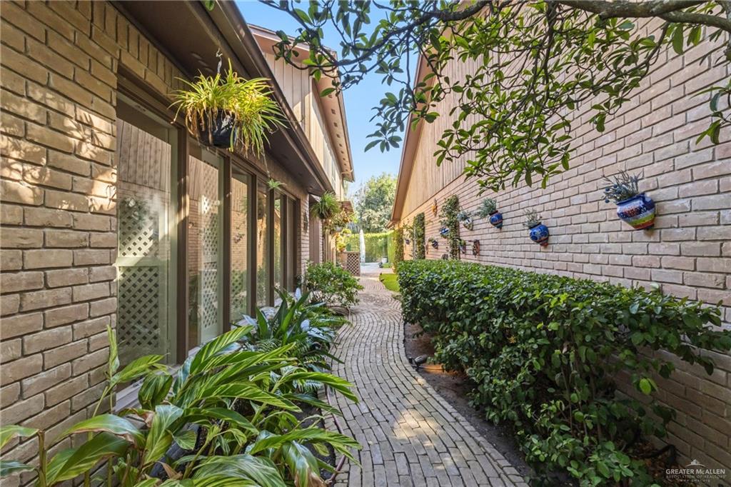Photo 3 of 105 Austin Avenue