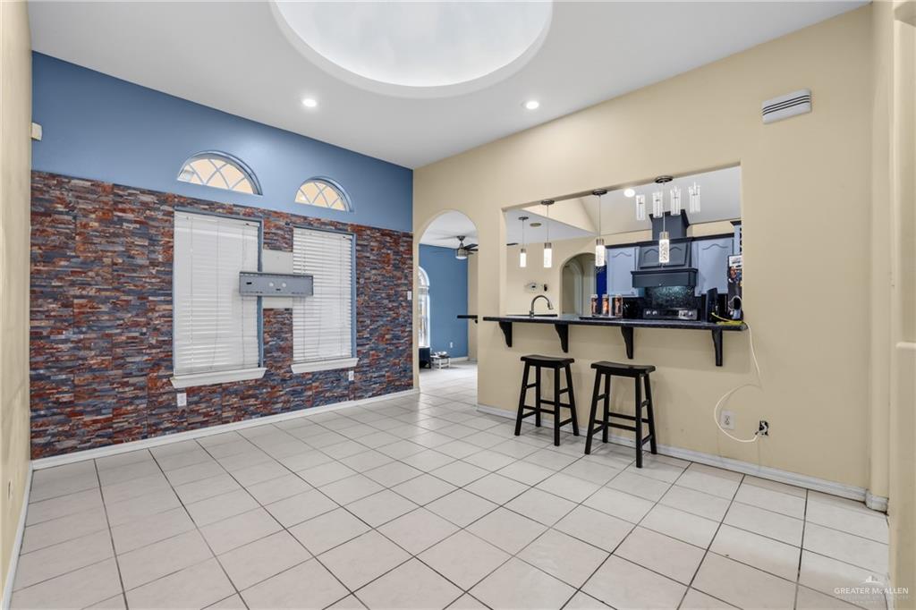 Photo 5 of 3507 Mockingbird Avenue
