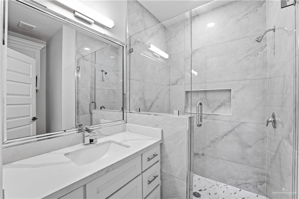 Photo 11 of 1123 Boxwood Street