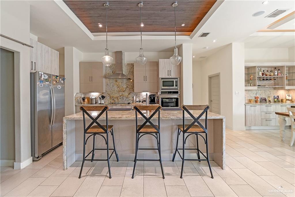Photo 6 of 2520 Colvin Avenue