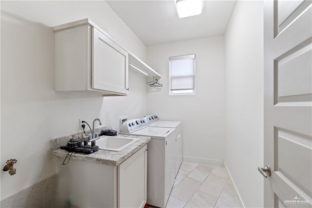 Photo 9 of 2520 Colvin Avenue