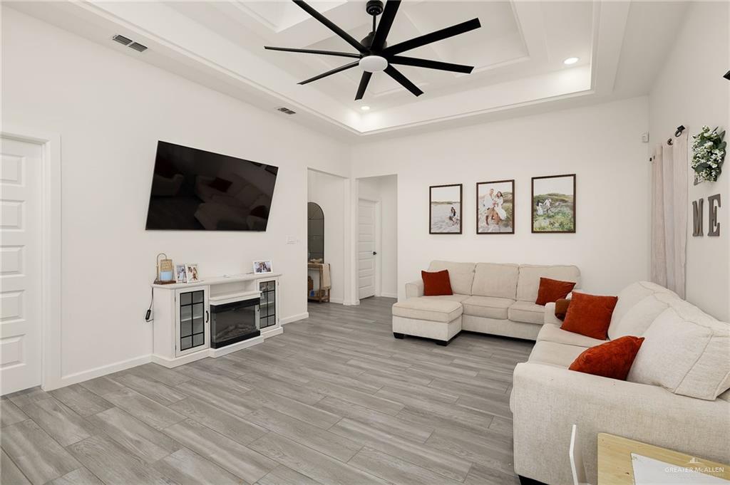 Photo 4 of 6113 Rayo Del Sol Street