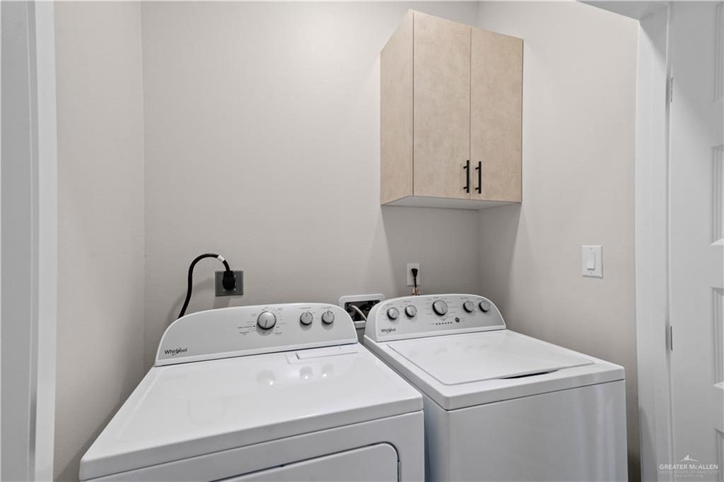 Photo 14 of 405 Onyx Avenue #4