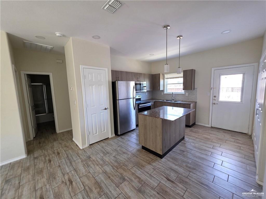 Photo 3 of 5005 Hiawatha Drive