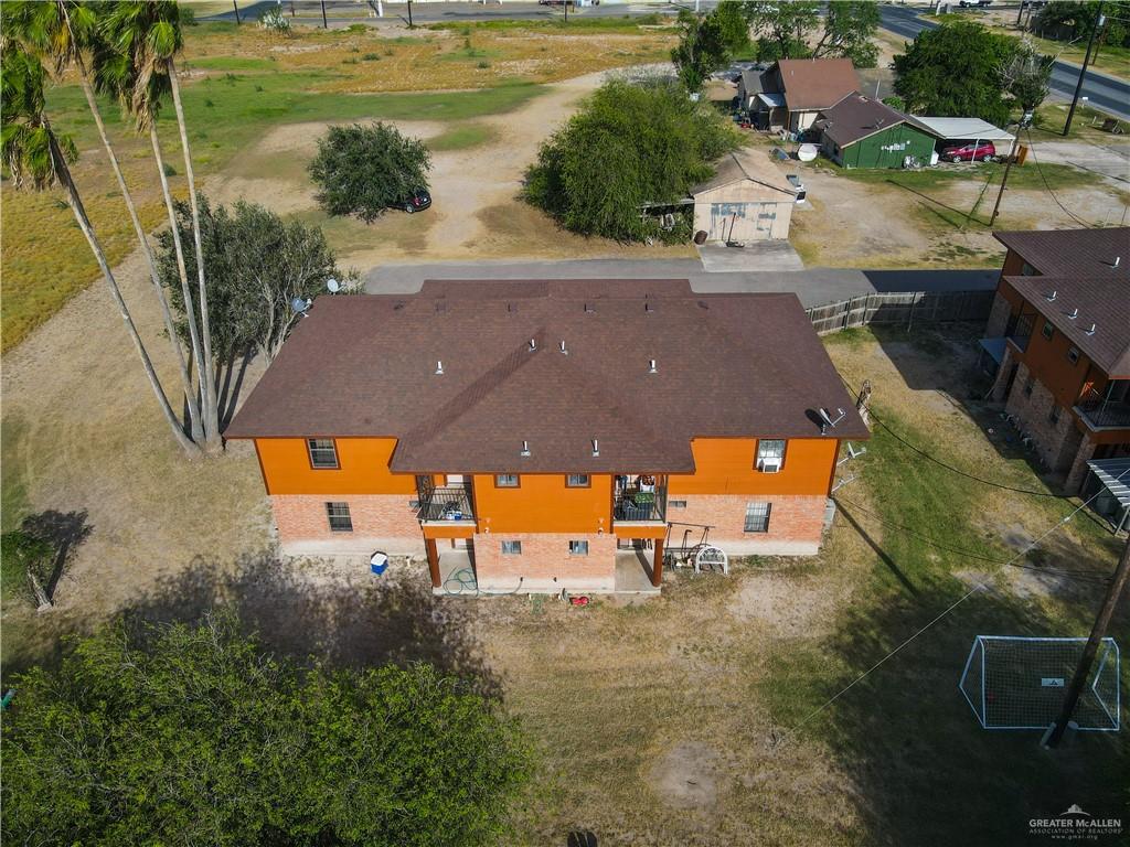 Photo 11 of 2215 Main Avenue