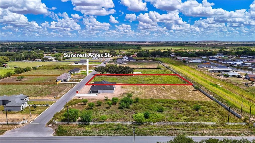 Photo 4 of 7002 Suncrest Acres Street
