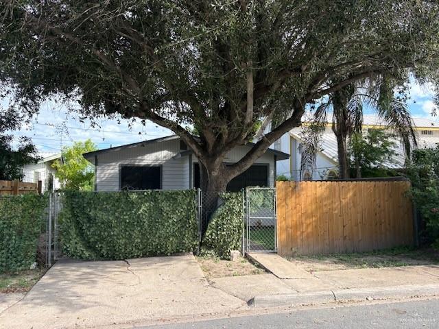 Photo 14 of 113 Martinez Street
