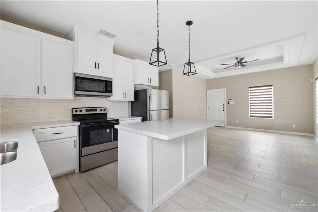 Photo 11 of 2202 Hester Street #4