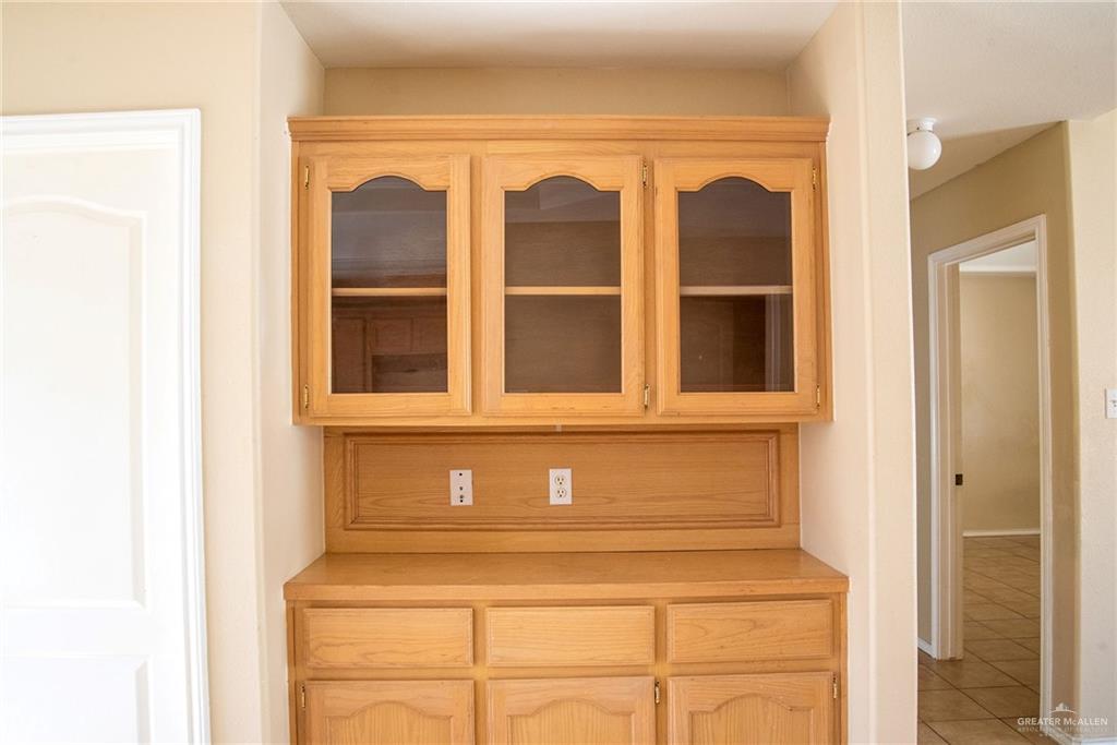 Photo 20 of 1001 Cedarwood Drive