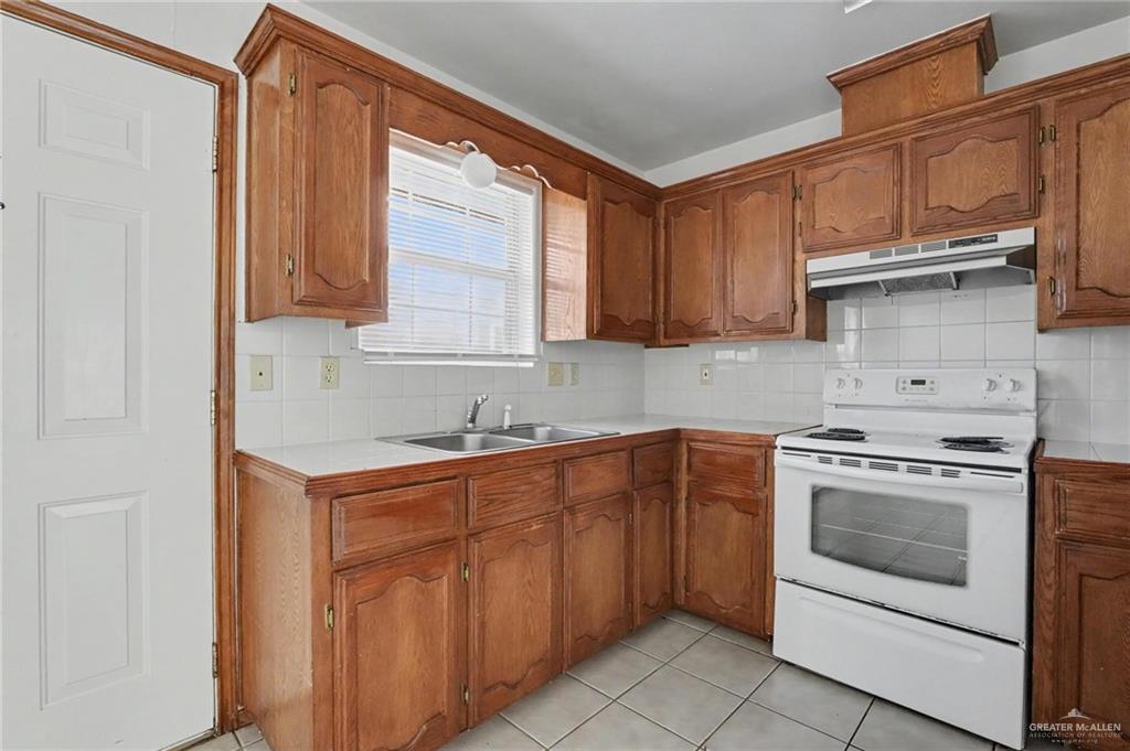 Photo 6 of 1307 Sal Street
