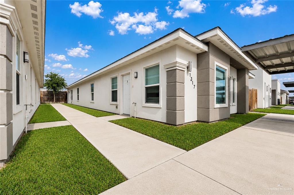 Photo 4 of 1317 Xanthia Street