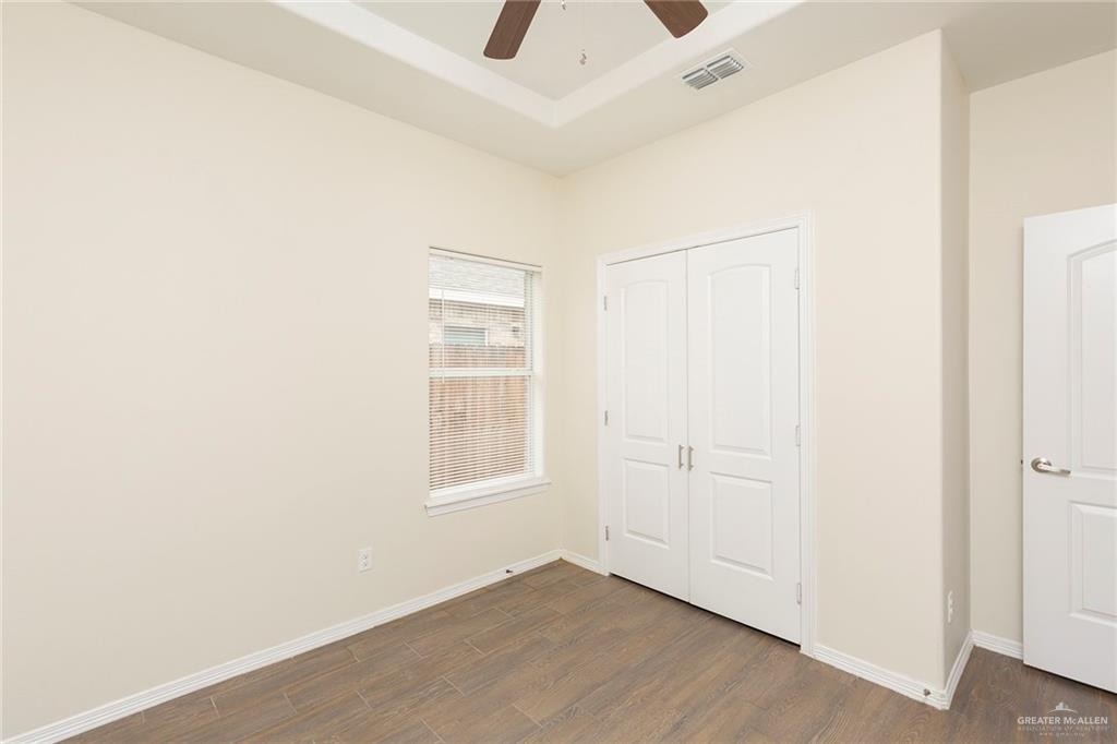 Photo 11 of 1802 Cortlandt Street