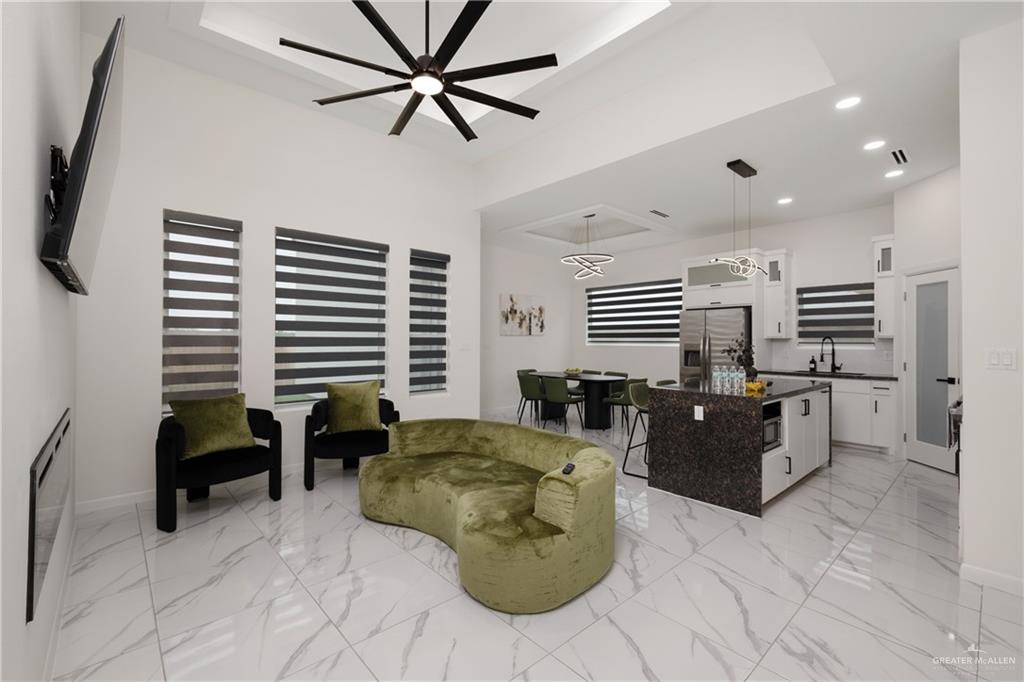 Photo 4 of 2307 Tamarindo Street