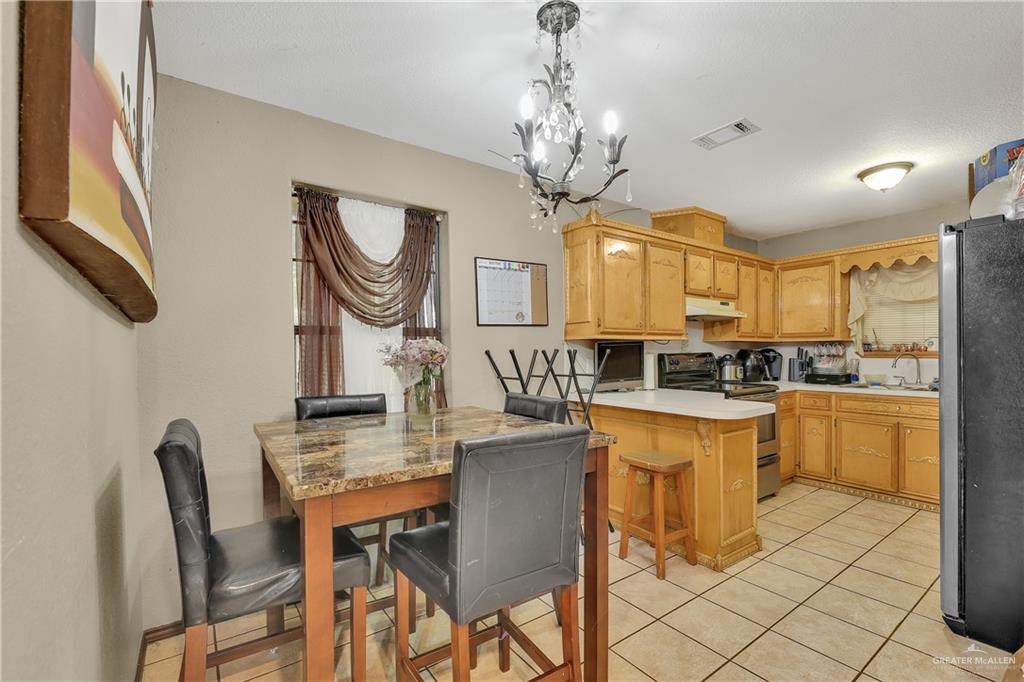 Photo 5 of 1903 Camelia Avenue
