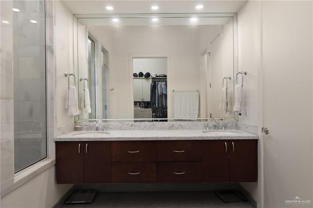 Photo 8 of 4708 Tyler Avenue