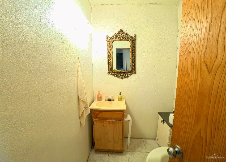 Photo 3 of 2801 Valencia Avenue