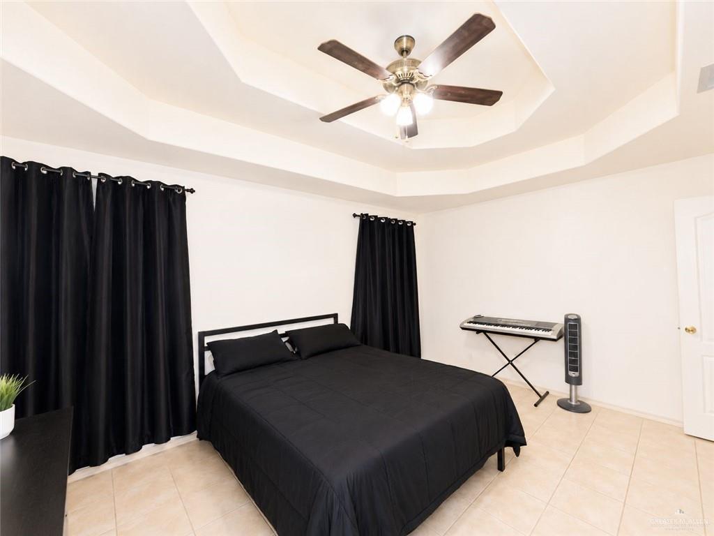 Photo 10 of 732 Huisache Street