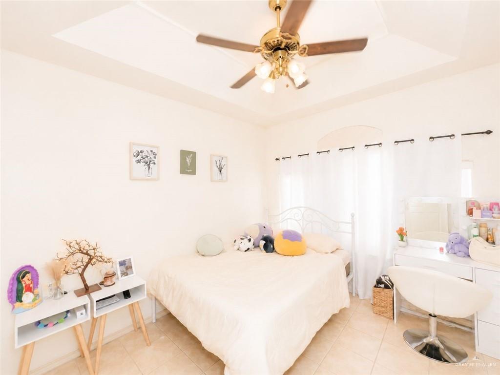 Photo 12 of 732 Huisache Street