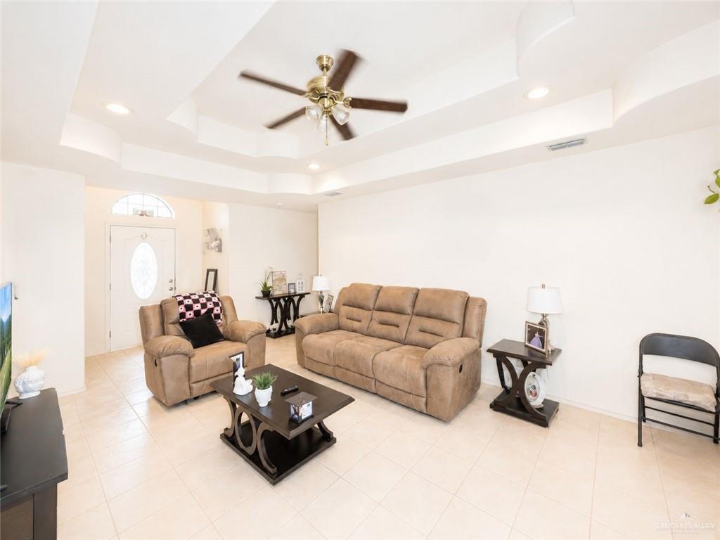 Photo 5 of 732 Huisache Street
