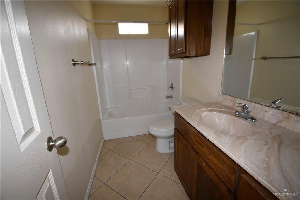 Photo 36 of 214 Albatross Avenue