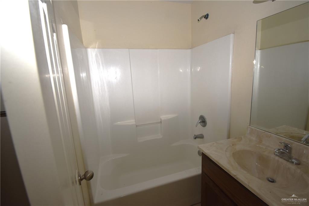 Photo 8 of 214 Albatross Avenue
