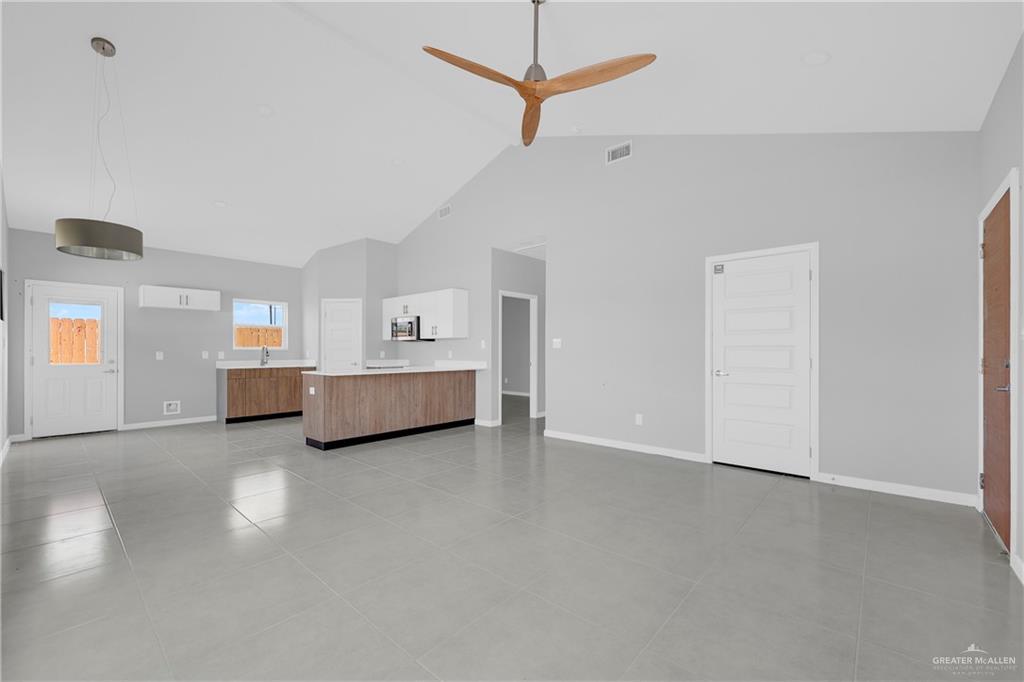Photo 5 of 700 Oriole Road