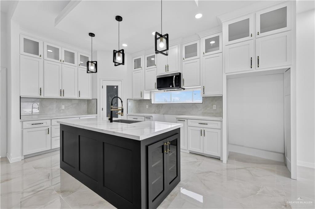 Photo 6 of 1725 Yaretzi Street