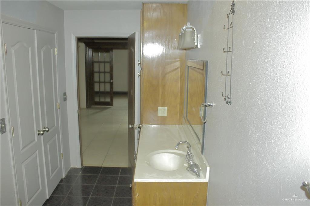 Photo 13 of 2270 Anacua Circle