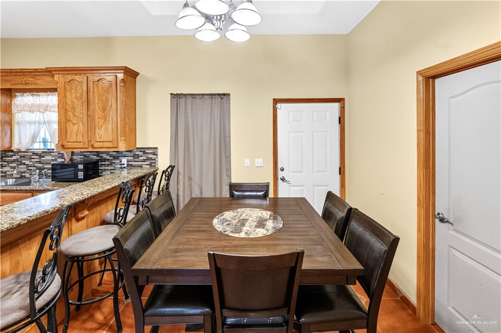 Photo 5 of 552 Godornis Street