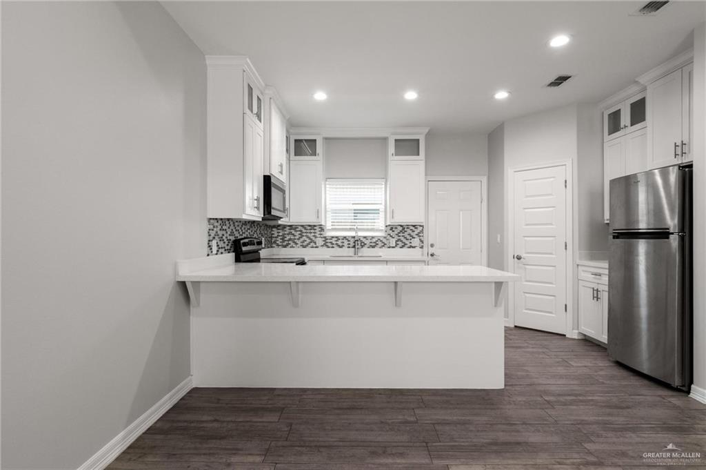 Photo 3 of 1631 Playa Drive
