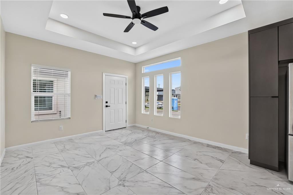 Photo 3 of 1304 Rosewood Lane #1