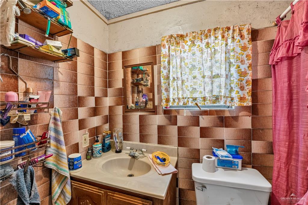 Photo 14 of 1106 Sprague Street