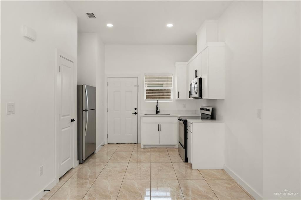 Photo 8 of 412 & 408 Gastel Circle
