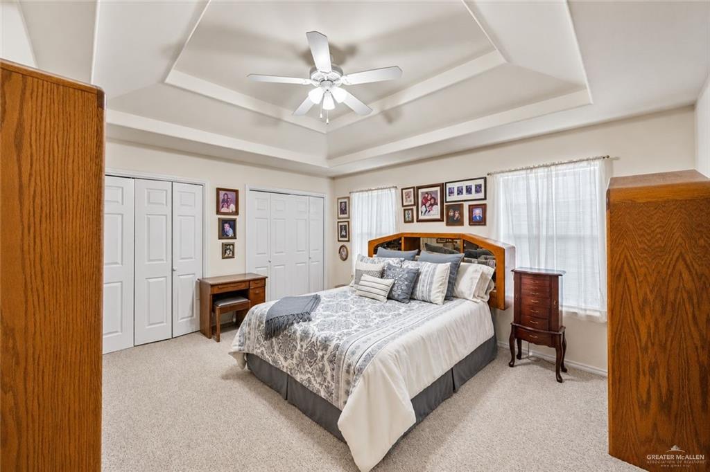 Photo 5 of 701 Parkwood Drive