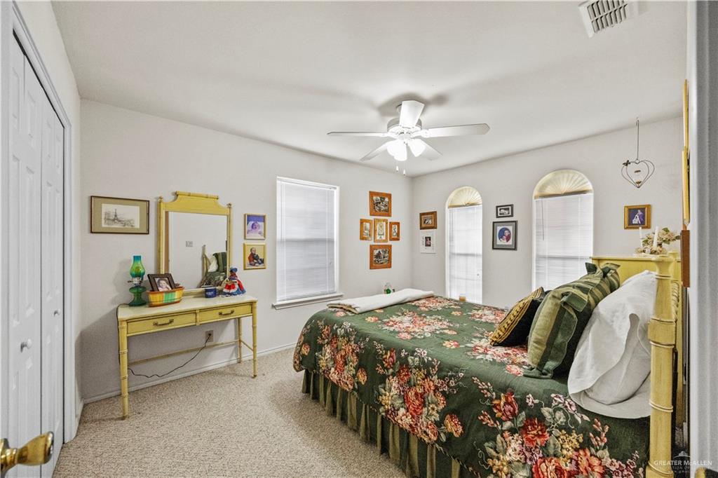 Photo 7 of 701 Parkwood Drive