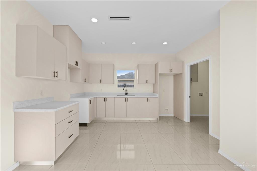 Photo 7 of 2308 San Pascual Street