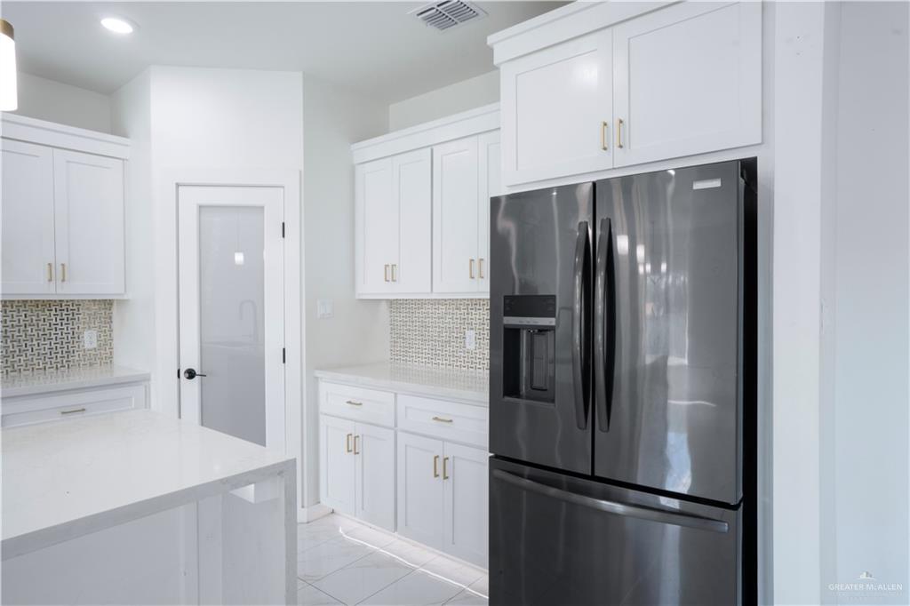 Photo 4 of 3130 Elm Avenue
