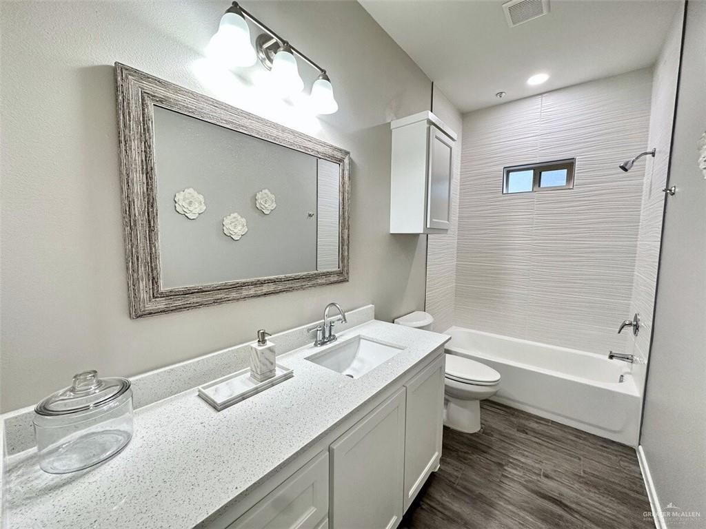 Photo 10 of 1605 Molino Drive #4