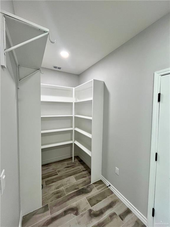Photo 7 of 2332 Peking Street