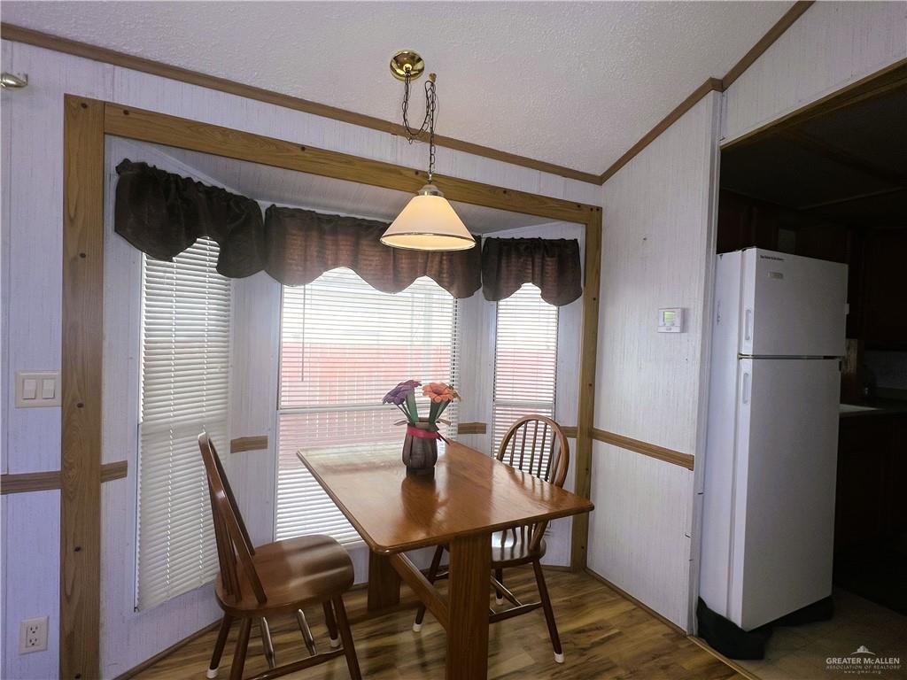 Photo 5 of 11 London Avenue