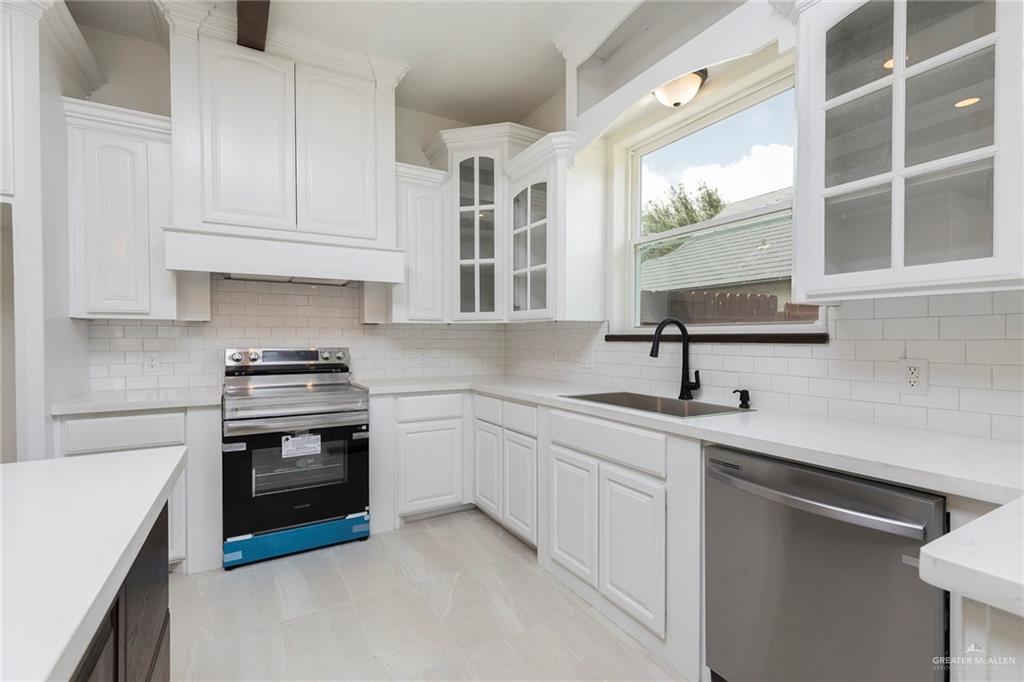 Photo 9 of 2006 Dorado Drive