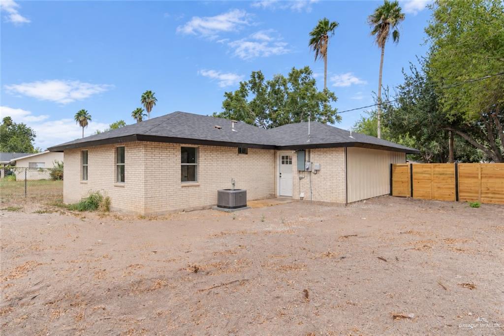 Photo 11 of 1104 Chelo Drive