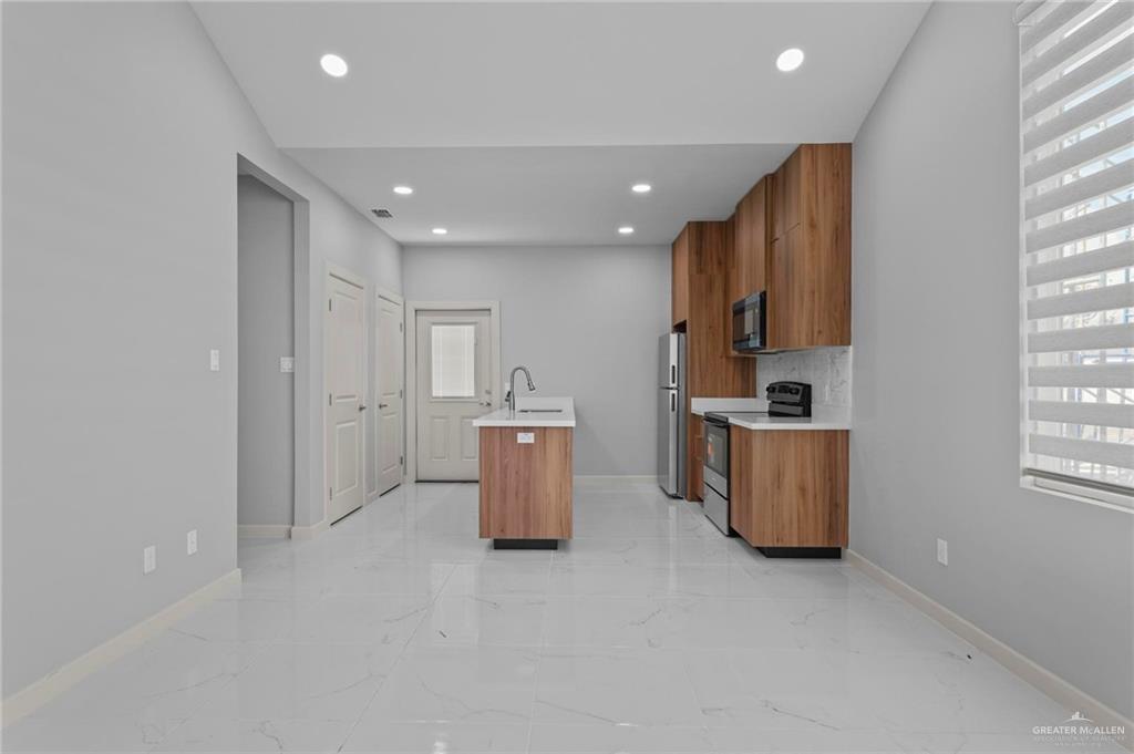 Photo 4 of 719 Coves Lane #1