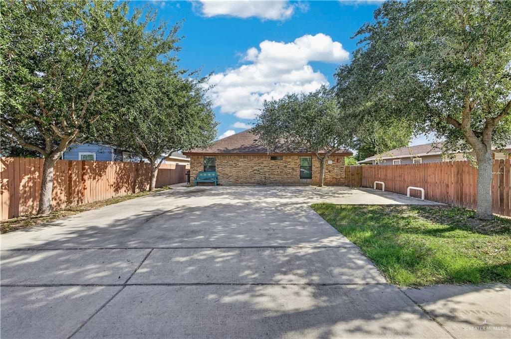 Photo 2 of 2513 Hackberry Avenue