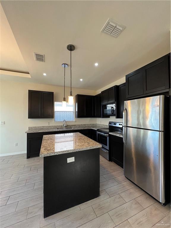 Photo 5 of 209 Teak Drive