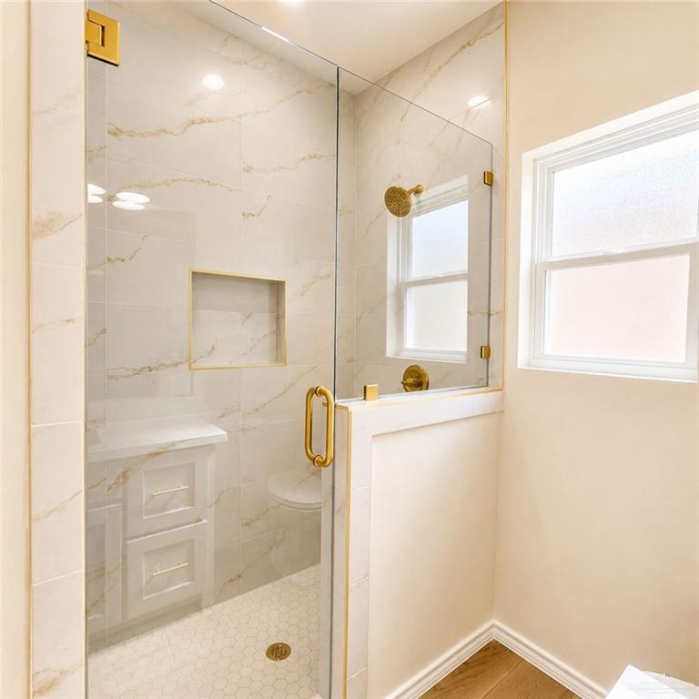 Photo 13 of 17993 Spruce Street