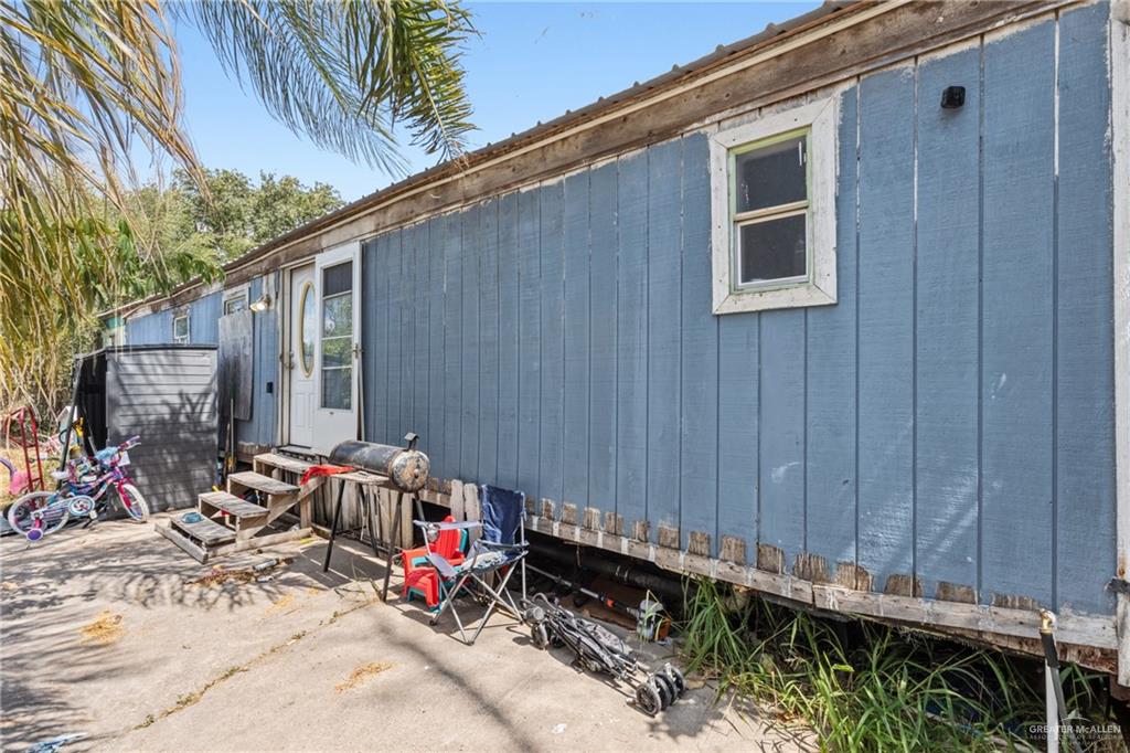 Photo 18 of 1606 Coconut Palm Avenue