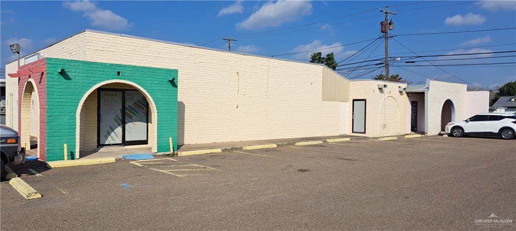 Photo 2 of 920 Closner Boulevard