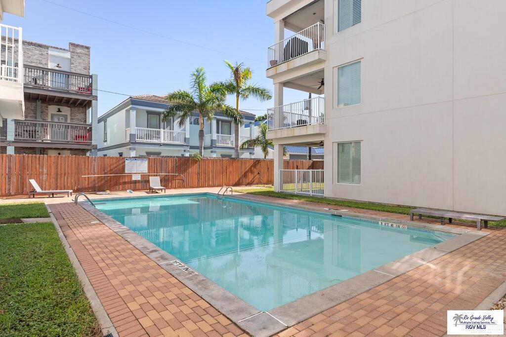 Photo 7 of 126 Atol Street