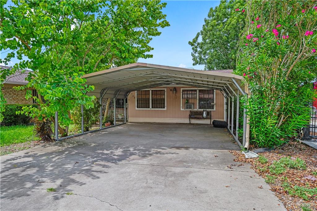 Photo 3 of 302 Rose Marie Street